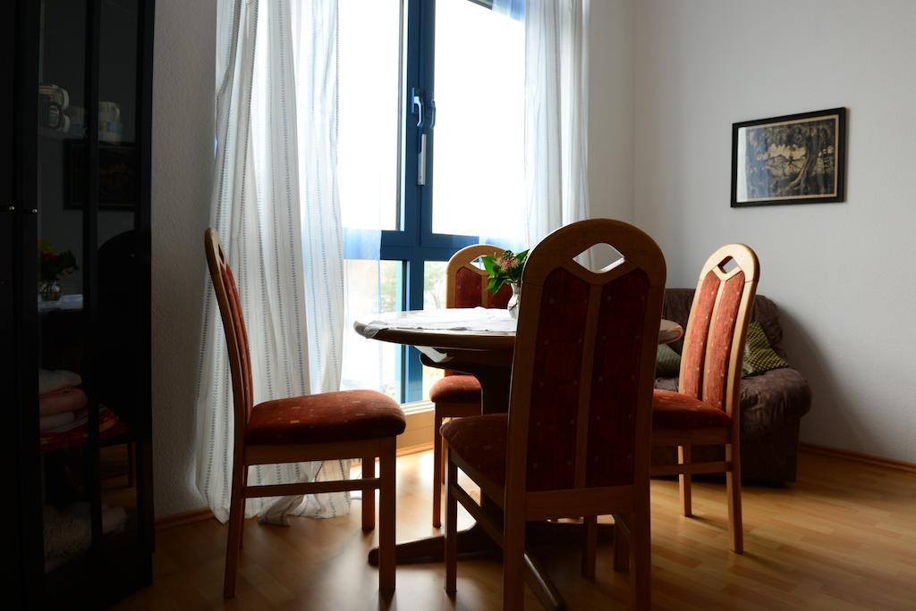 Monteur Und Messewohnung Родґау Номер фото