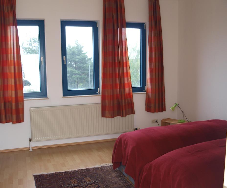 Monteur Und Messewohnung Родґау Екстер'єр фото