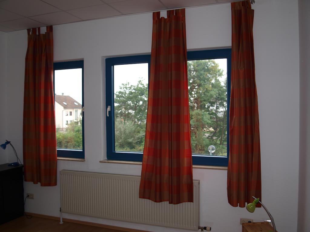 Monteur Und Messewohnung Родґау Екстер'єр фото